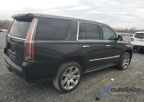2018 Cadillac Escalade Premium Luxury z USA, uszkodzony, nr VIN 1GYS3CKJ3JR139747